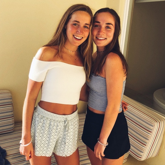 Meet your Posher, Mary claire - Picture 1 of 1